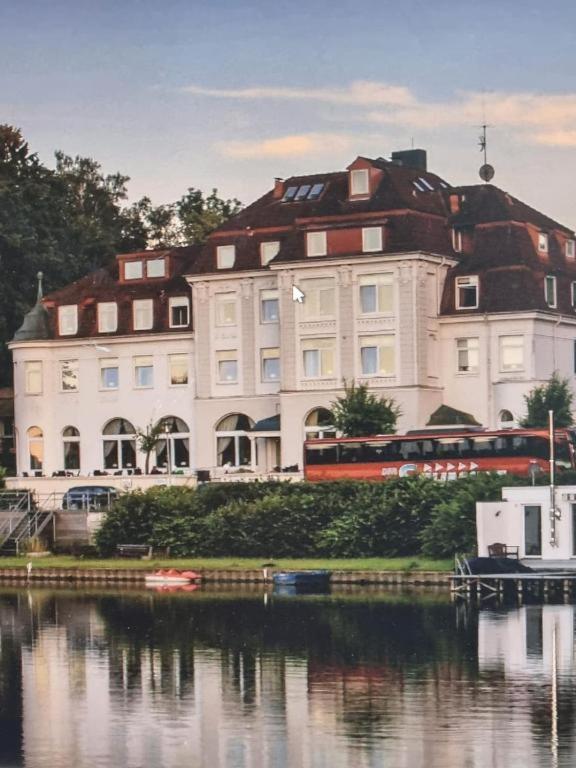 See Schlosshotel Am Kellersee 유틴 외부 사진
